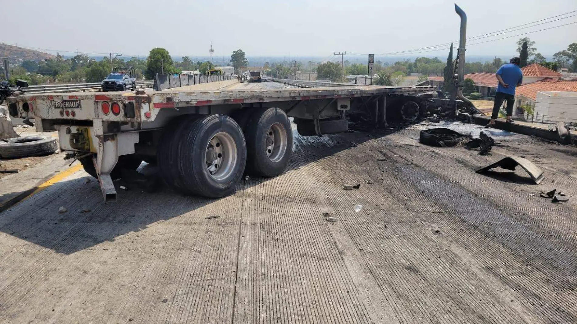 Tráiler choca, arde en llamas y colapsa la México-Calpulalpan; El operador muere [Video]